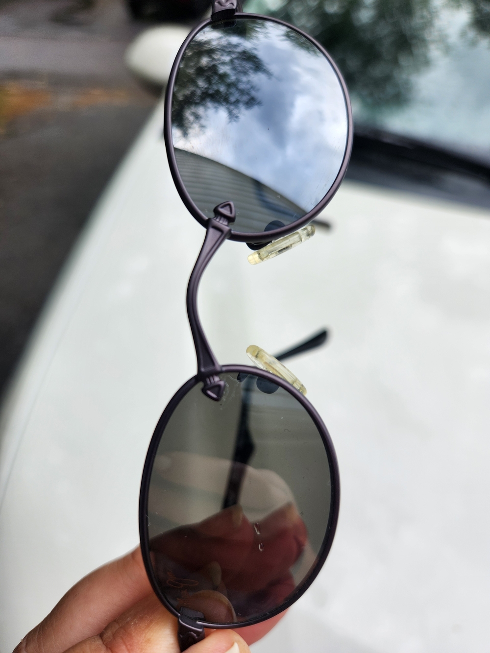 VINTAGE Maui Jim Oval Sunglasses in Black with Dark Lenses - Picture 7 of 7